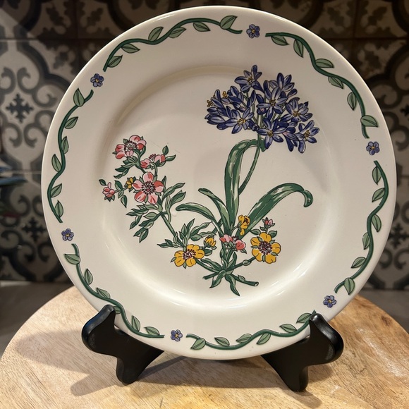 International Tableworks Terrace Blossoms 40 Stoneware 8" Plate Floral Design - Picture 1 of 3